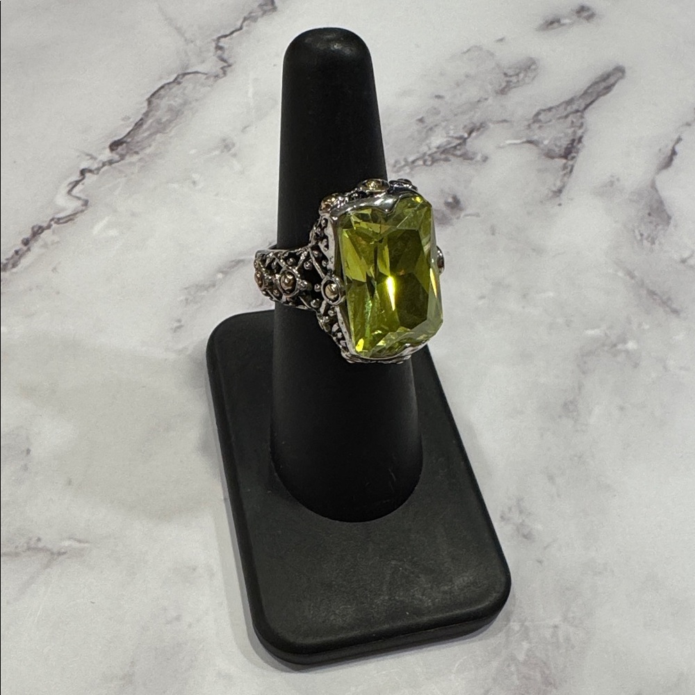 Elegant Silver and Green CZ Ring